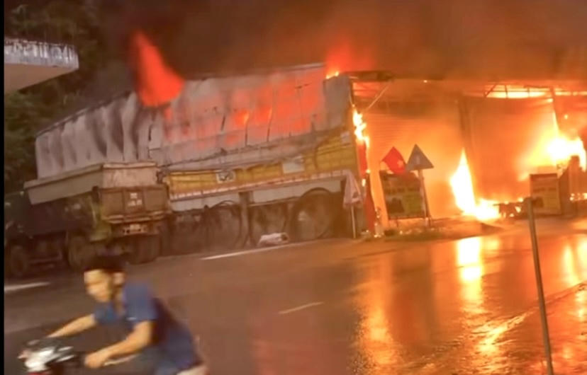 Cháy cửa hàng kinh doanh và người dân tại Lai Châu