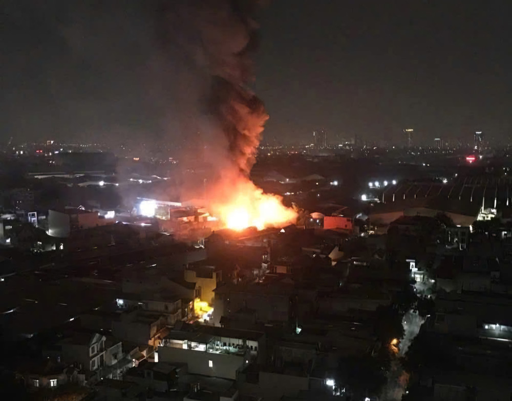 cháy xưởng tại phạm hùng tp.hcm