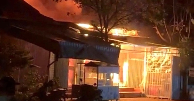 chay-cua-hang-tap-hoa-o-gia-lai-khien-2-me-con-tu-vong